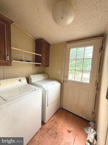 6543 WINCHESTER AVE, Inwood, WV 25428