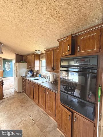 6543 WINCHESTER AVE, Inwood, WV 25428