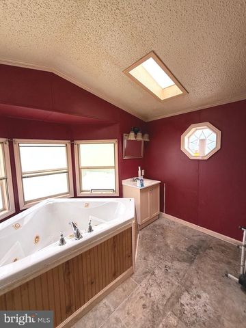 6543 WINCHESTER AVE, Inwood, WV 25428