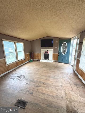 6543 WINCHESTER AVE, Inwood, WV 25428