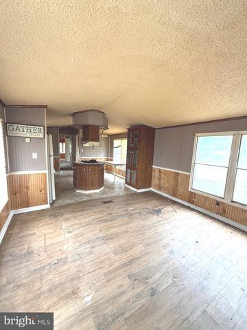6543 WINCHESTER AVE, Inwood, WV 25428
