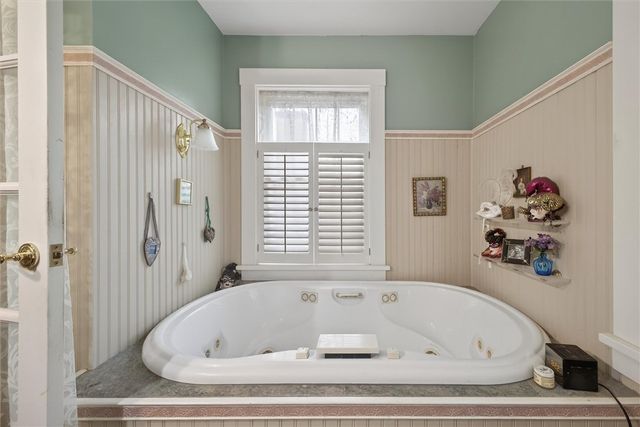 96 Thomas Avenue, Irondequoit, NY 14617