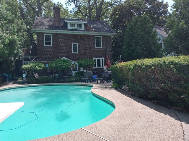 96 Thomas Avenue, Irondequoit, NY 14617