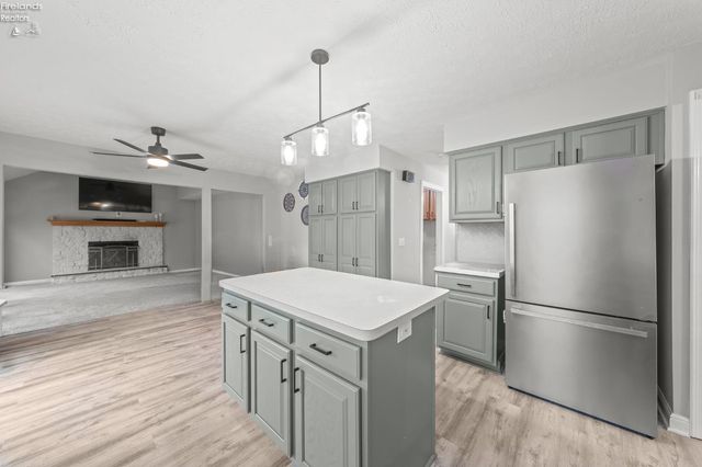 107 Keswick Court, Amherst, OH 44001