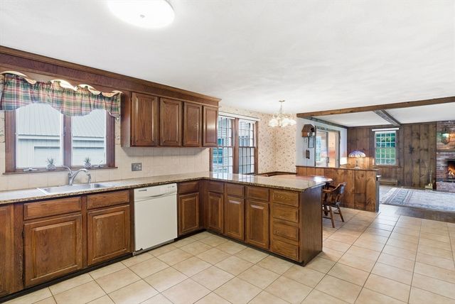 44 Minehan Ln, Marlborough, MA 01752