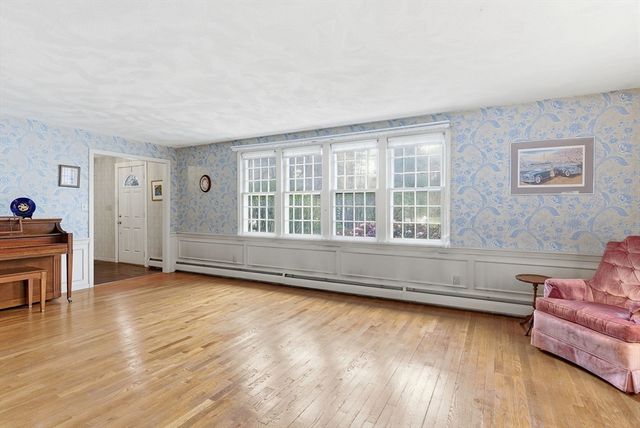 44 Minehan Ln, Marlborough, MA 01752