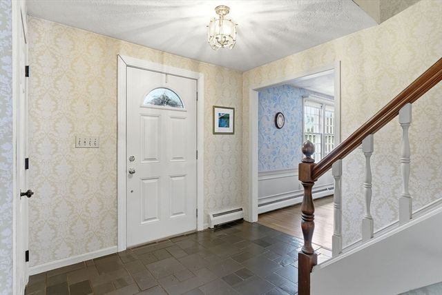 44 Minehan Ln, Marlborough, MA 01752