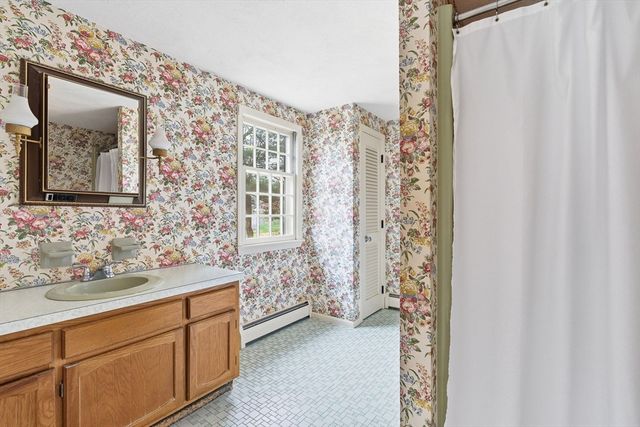 44 Minehan Ln, Marlborough, MA 01752