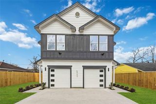 5955 Southseas Street A/B, Houston, TX 77033