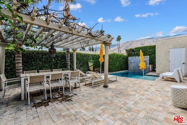 475 N Calle Rolph, Palm Springs, CA 92262