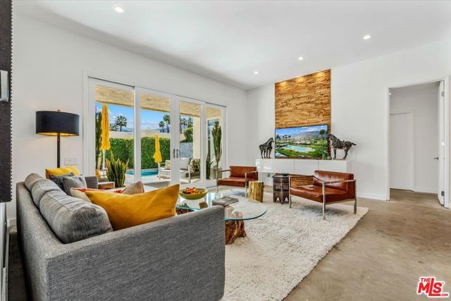 475 N Calle Rolph, Palm Springs, CA 92262