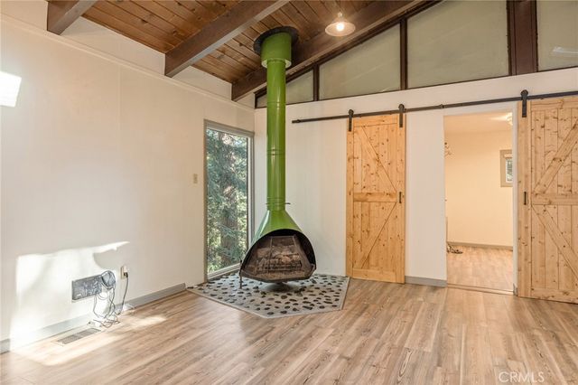 1048 Mercury, Crestline, CA 92325