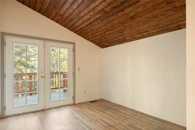 1048 Mercury, Crestline, CA 92325