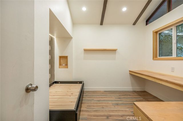 1048 Mercury, Crestline, CA 92325