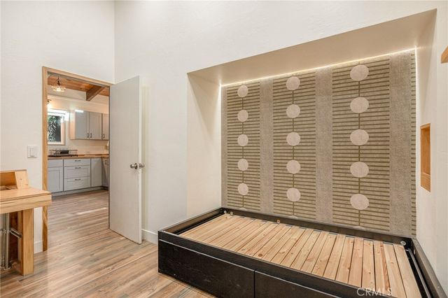 1048 Mercury, Crestline, CA 92325