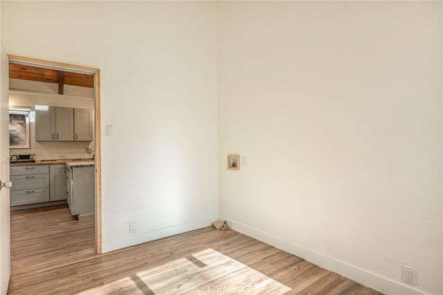 1048 Mercury, Crestline, CA 92325