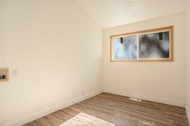 1048 Mercury, Crestline, CA 92325