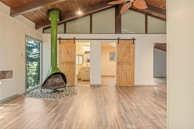1048 Mercury, Crestline, CA 92325