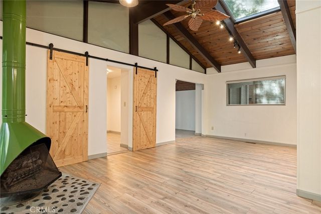 1048 Mercury, Crestline, CA 92325
