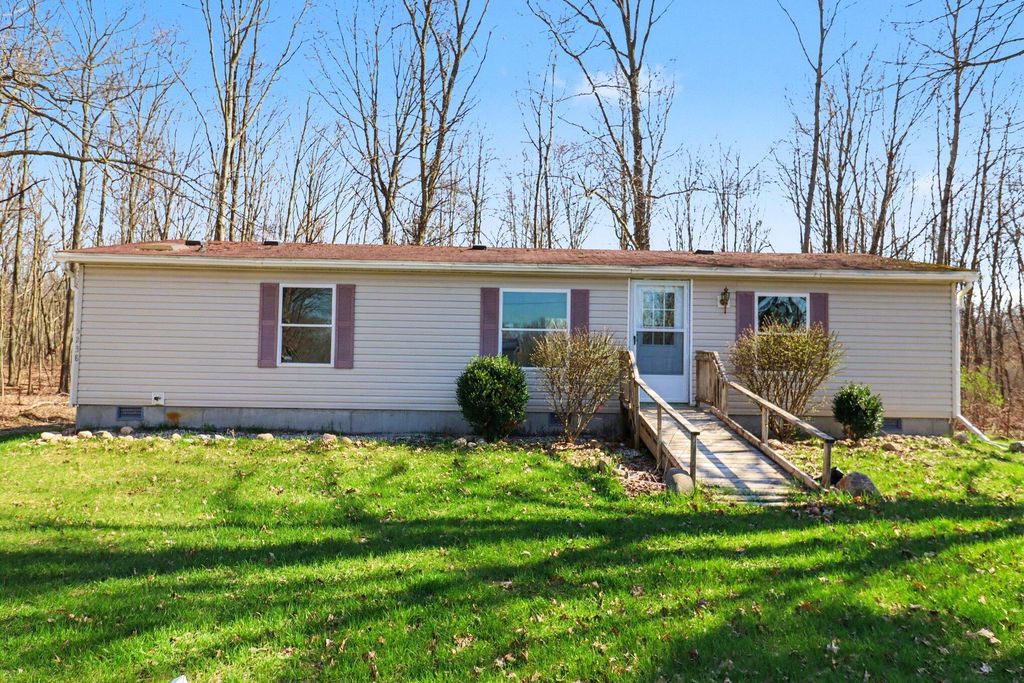 5238 Tilmann Lane, Weidman, MI 48893