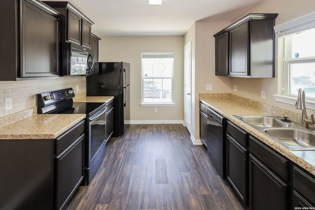 12242 Commander, San Antonio, TX 78252