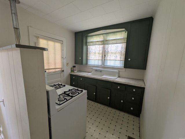 602 Avenue 2 NE, Atkins, AR 72823