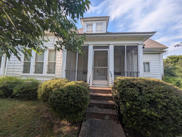 602 Avenue 2 NE, Atkins, AR 72823