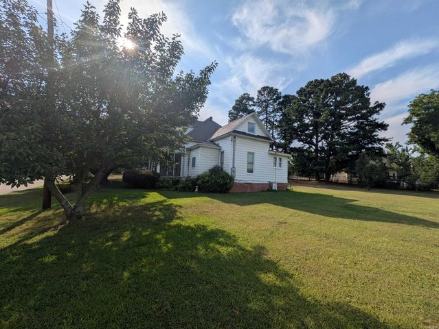 602 Avenue 2 NE, Atkins, AR 72823