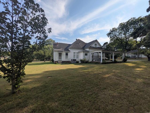 602 Avenue 2 NE, Atkins, AR 72823