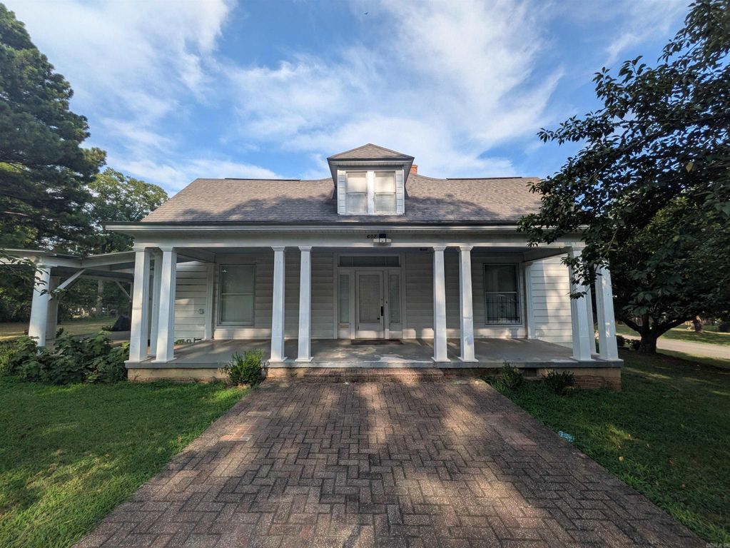 602 Avenue 2 NE, Atkins, AR 72823