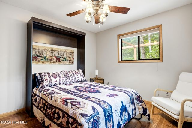 221 Chatto Loop, Murphy, NC 28906