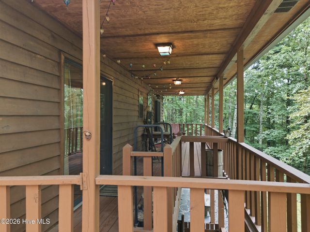 221 Chatto Loop, Murphy, NC 28906
