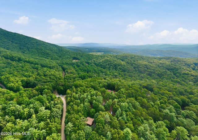 221 Chatto Loop, Murphy, NC 28906