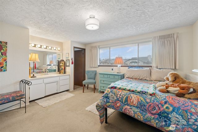 844 N Canterbury Court, Sequim, WA 98382