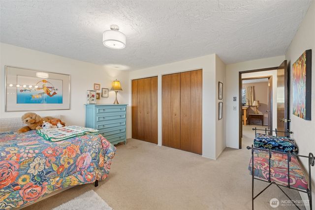 844 N Canterbury Court, Sequim, WA 98382