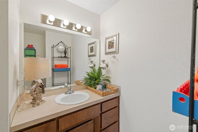 844 N Canterbury Court, Sequim, WA 98382