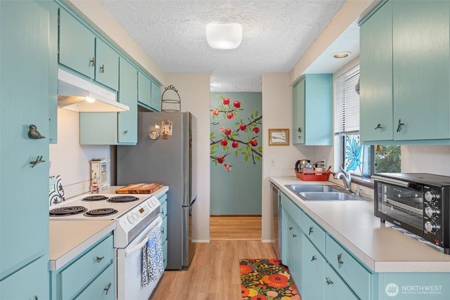 844 N Canterbury Court, Sequim, WA 98382