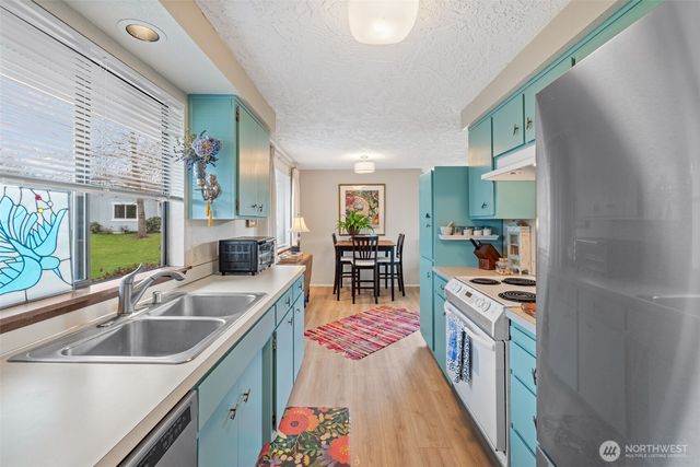 844 N Canterbury Court, Sequim, WA 98382