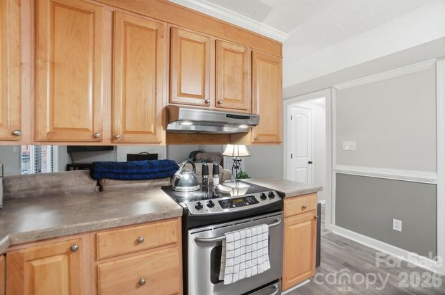 8616 Longbriar Drive, Charlotte, NC 28212