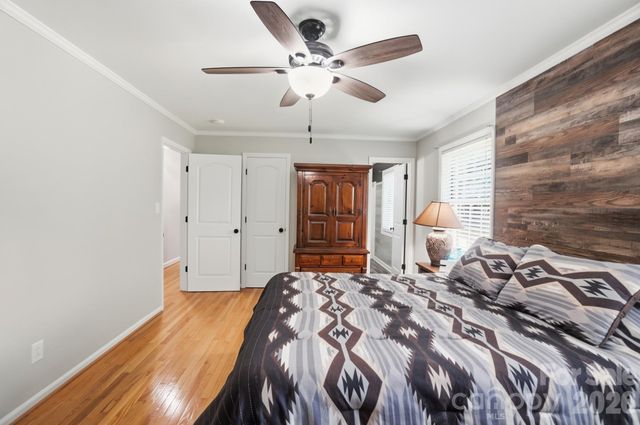 8616 Longbriar Drive, Charlotte, NC 28212