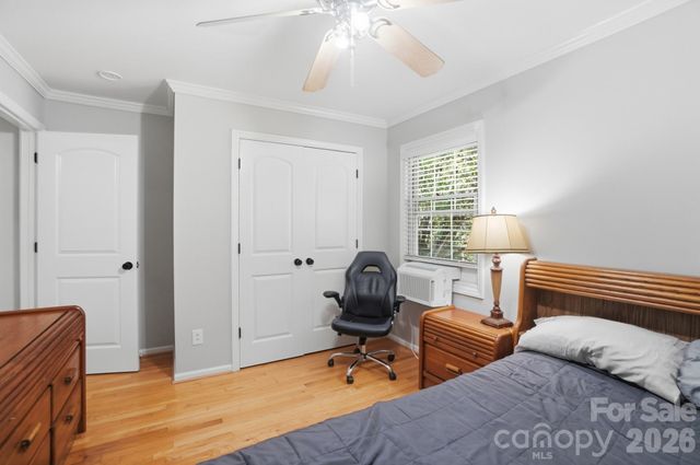 8616 Longbriar Drive, Charlotte, NC 28212