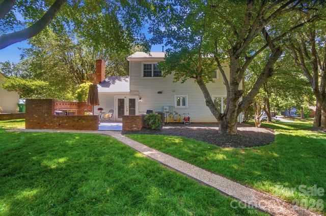 8616 Longbriar Drive, Charlotte, NC 28212