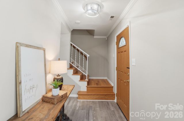 8616 Longbriar Drive, Charlotte, NC 28212