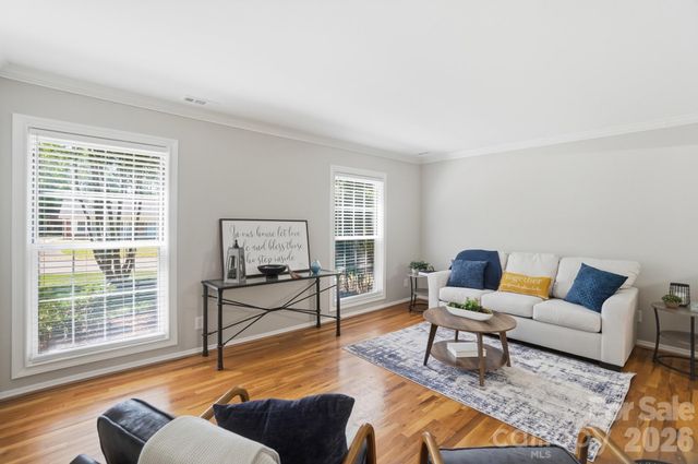 8616 Longbriar Drive, Charlotte, NC 28212