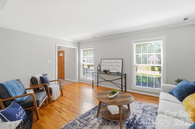 8616 Longbriar Drive, Charlotte, NC 28212