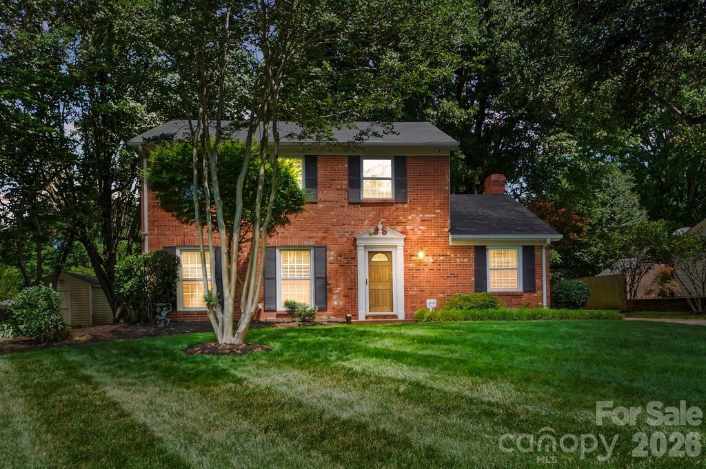 8616 Longbriar Drive, Charlotte, NC 28212