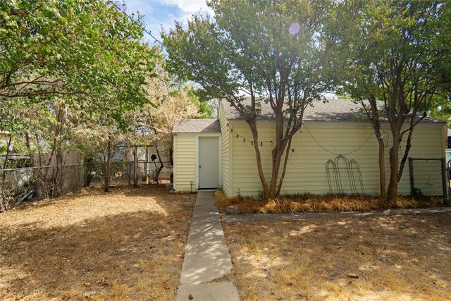 1558 W Shaw, Fort Worth, TX 76110