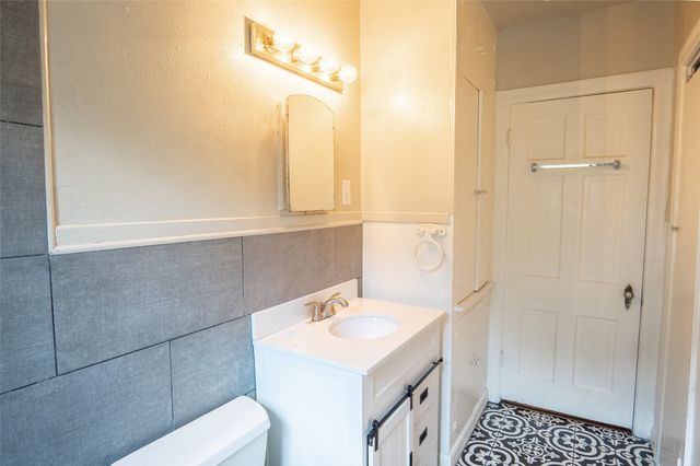 1558 W Shaw, Fort Worth, TX 76110