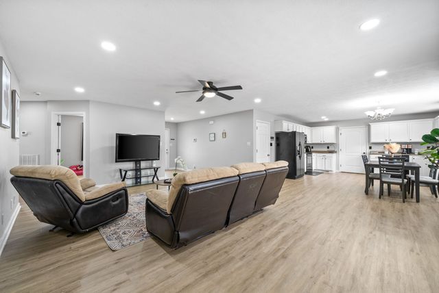 1556 Apache Way, Clarksville, TN 37042