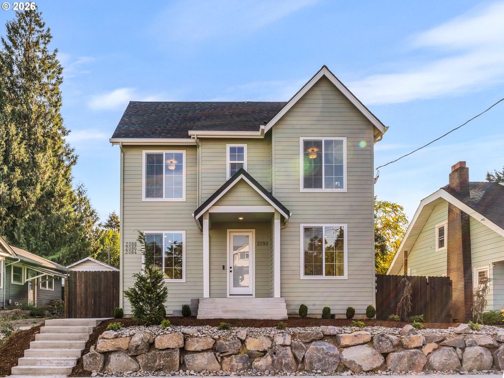 2090 N Watts St 1, Portland, OR 97217